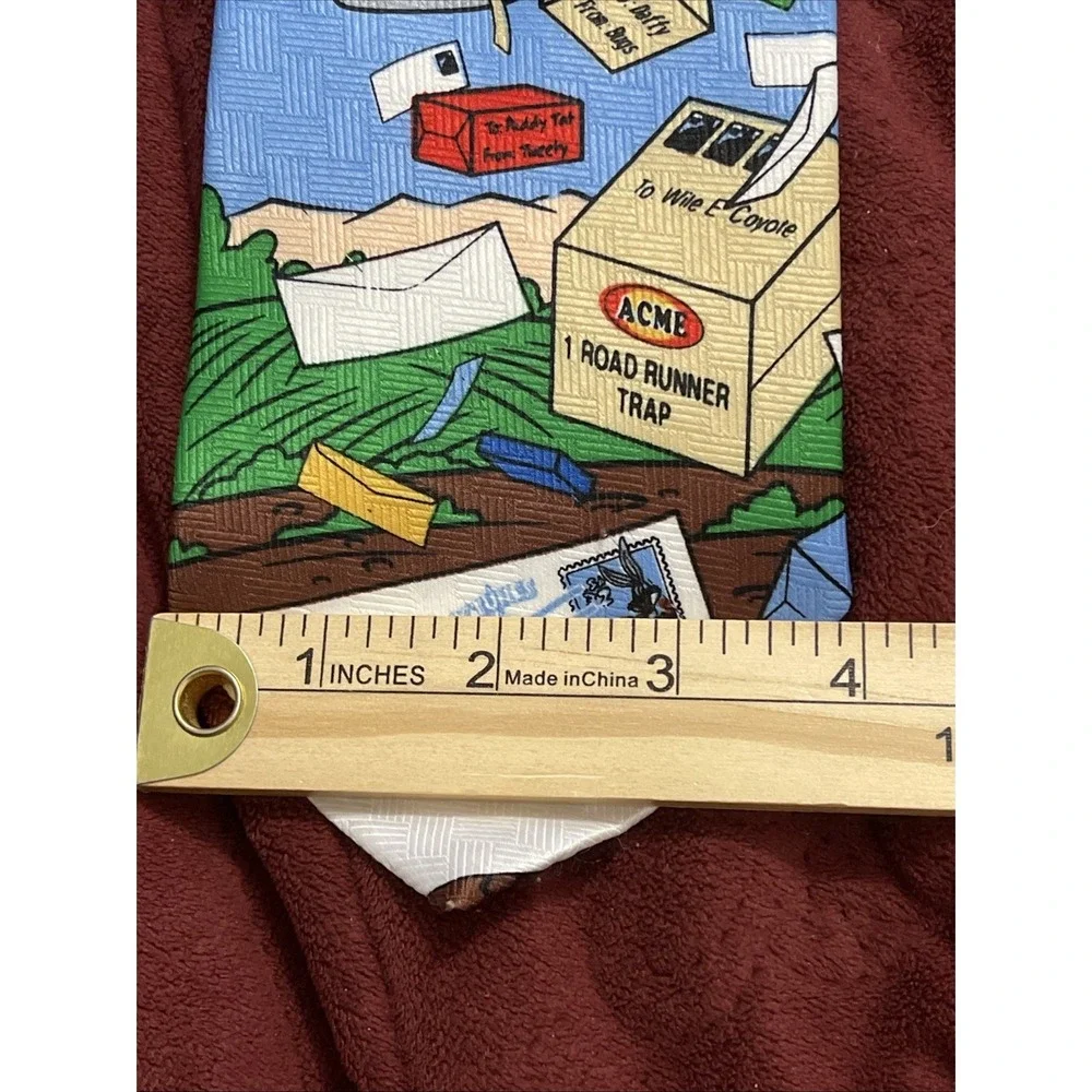 Vintage 1997 Looney Tunes Bugs Bunny Novelty Silk Necktie Unique 4x58